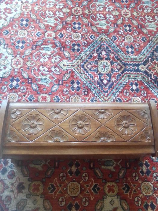 Продавам кутия за вино