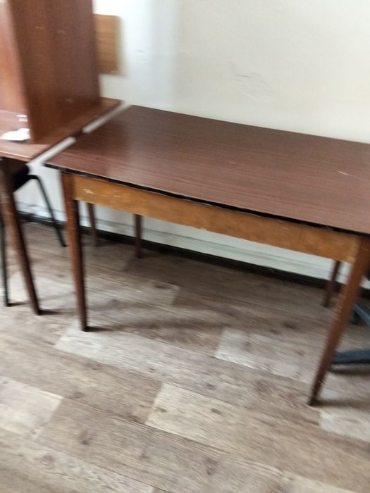 Продам  6 столов