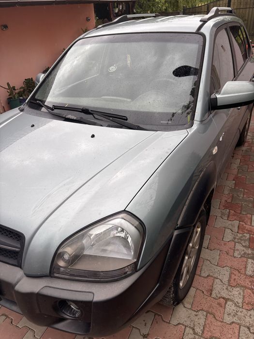 Hyundai Tucson 2.0 CRDi 140 CP – 6 trepte | 4x4 | întreținut