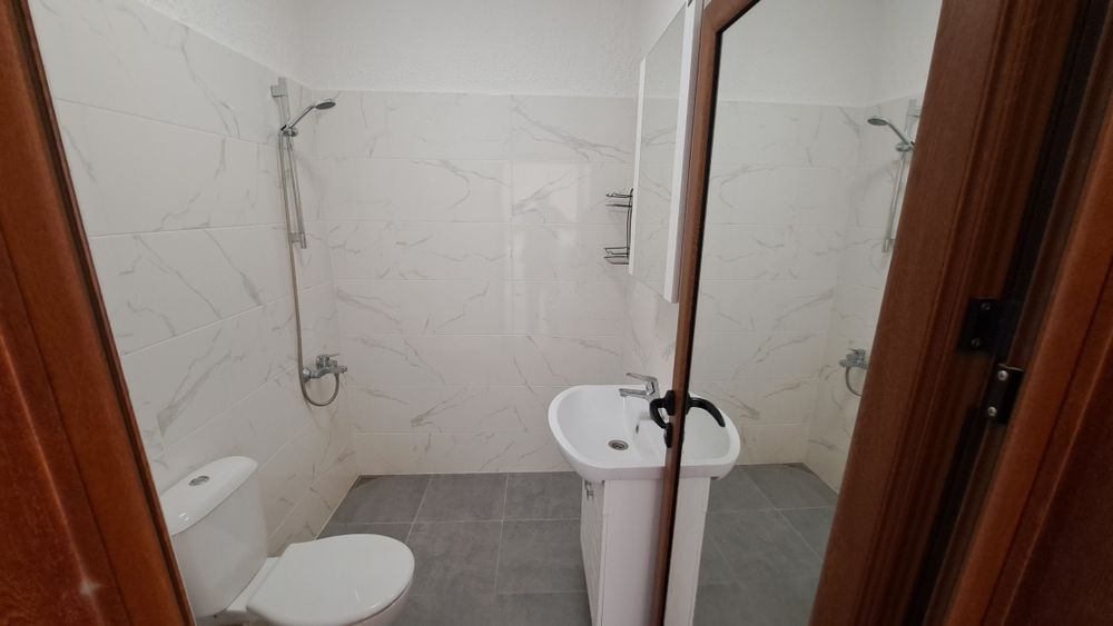 Давам под наем двустаен апартамент в град Божурище.