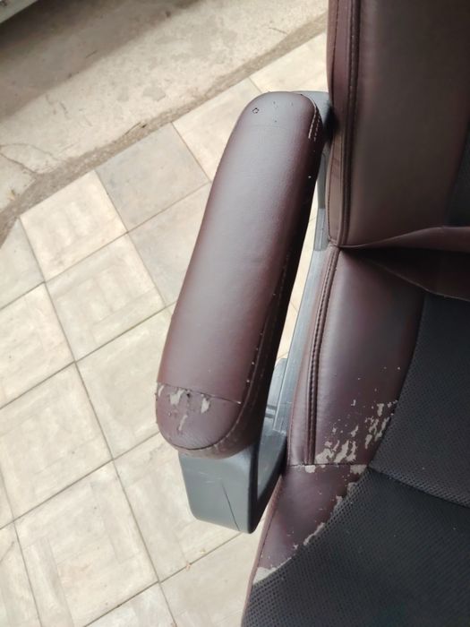 Срочно! кресло директора, в нормальном состоянии