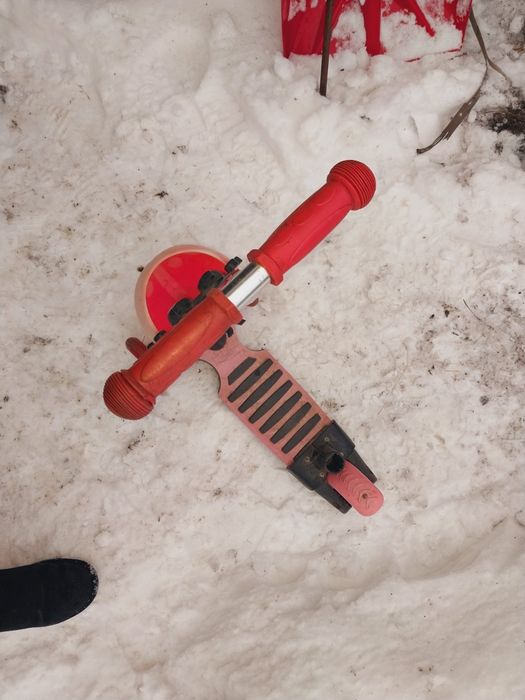 Детский велосипед и самокат