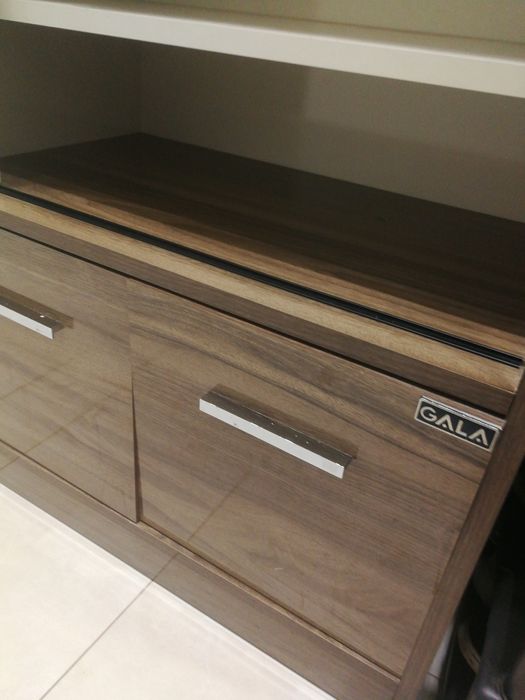 Портманто със плъзгащто огледало