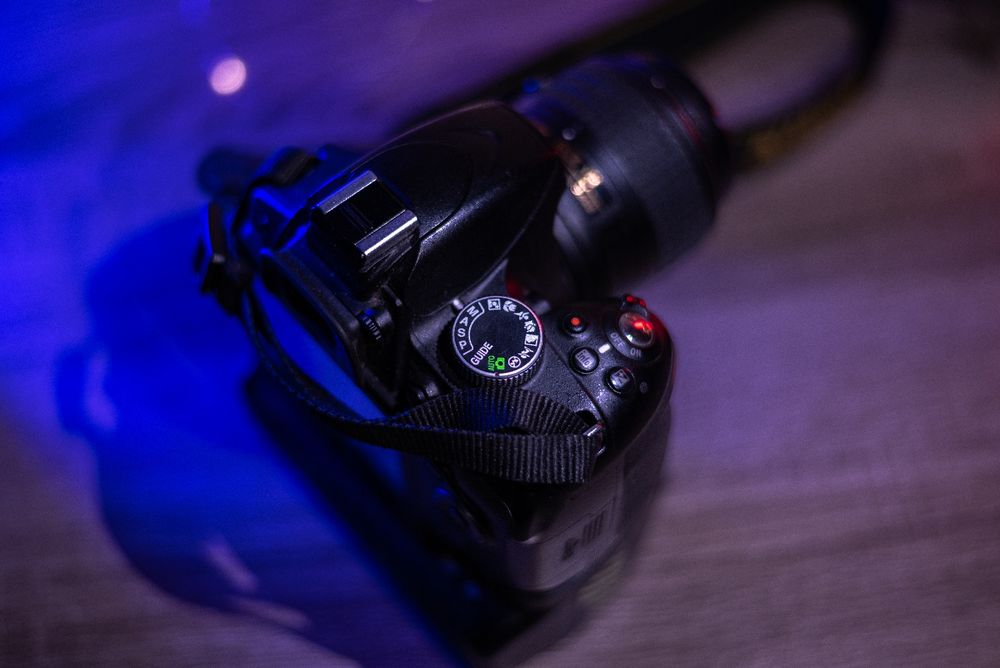 Nikon D3200 + Обектив Nikon 18 + 55 KIT  DX VR