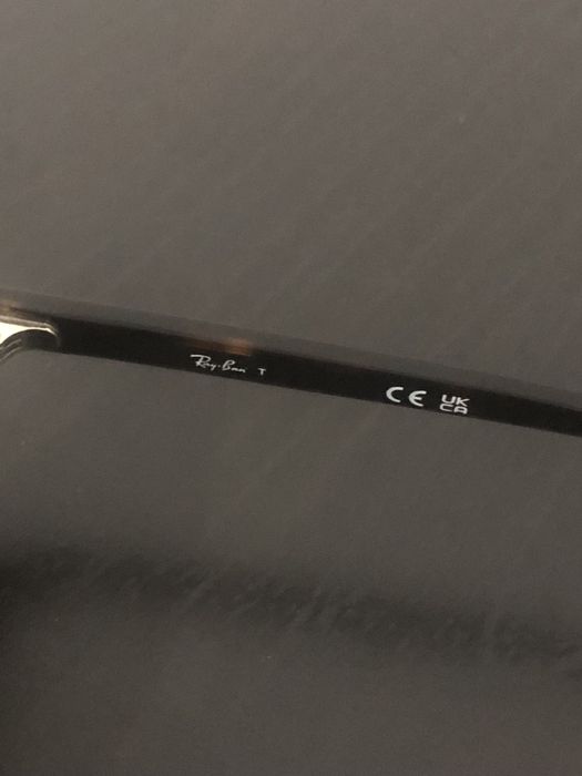 Продам очки солнцезащитные Ray Ban