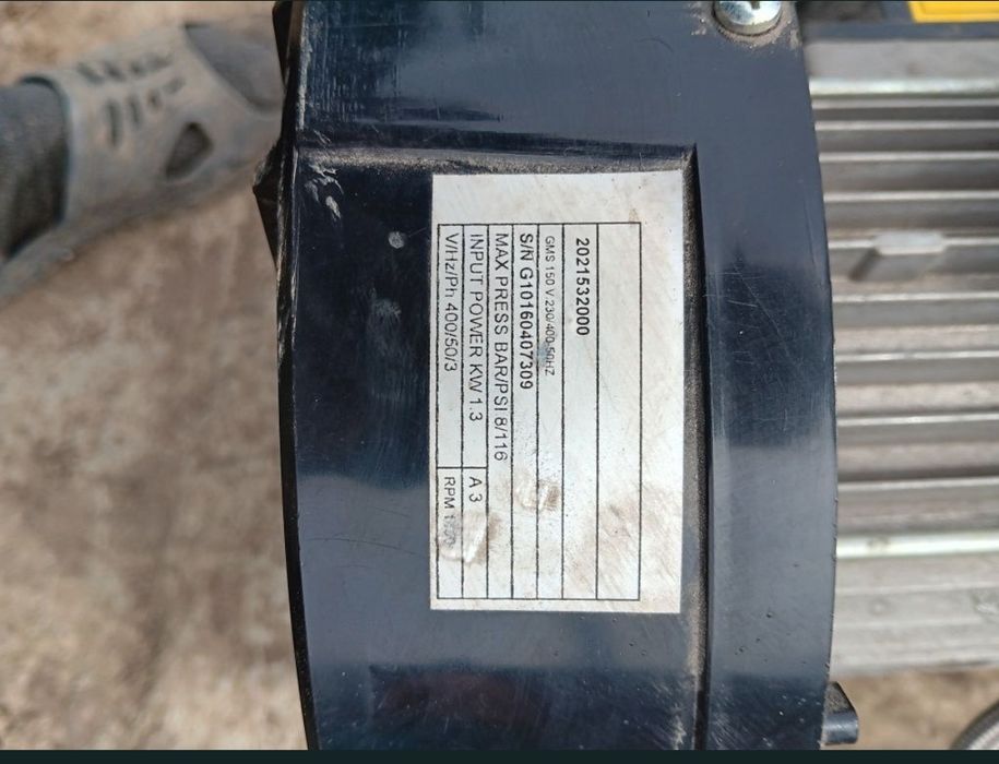 Vând grup de pompare cu motor, fără ulei, modelul FIAC GMS150.