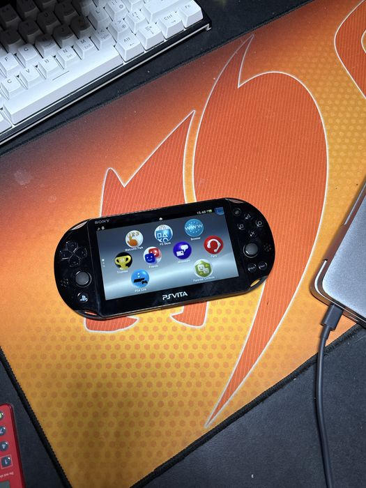 PS Vita 2000 8GB