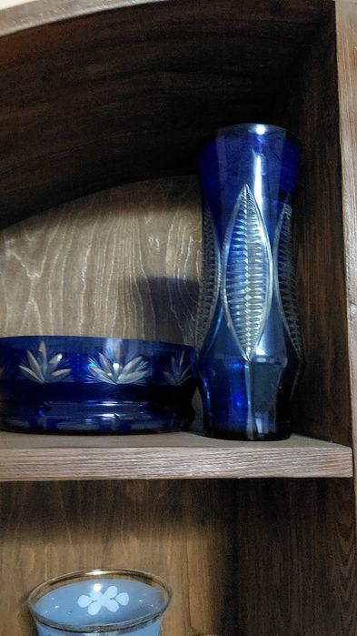 Продам вазы,  синее стекло.