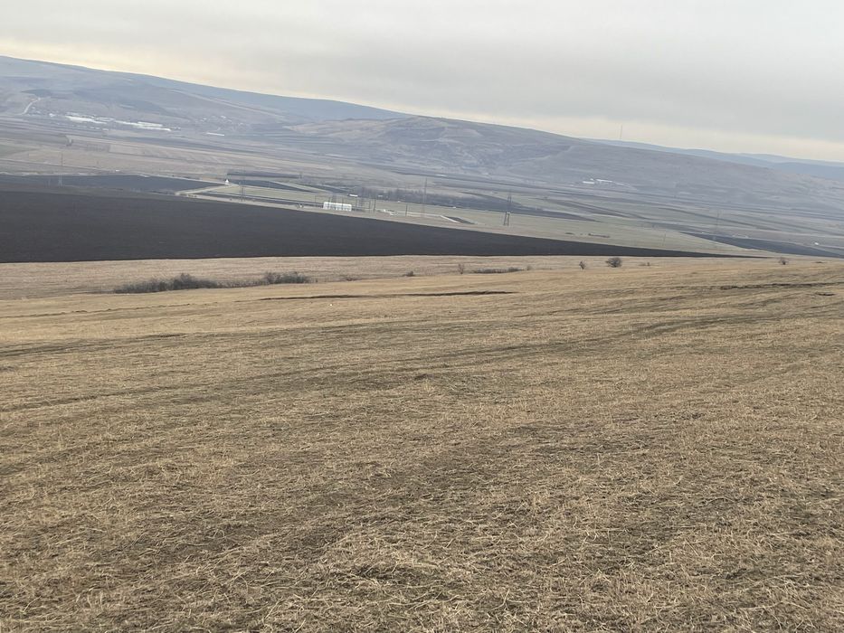 De vânzare 50 ha teren pt fotovoltaic sau eolian