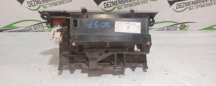 Scrumiera Volkswagen VW Touran 2004 1.9 TDI MT (100 hp)