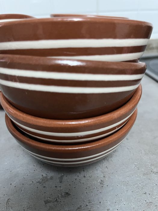 Посуда как сувенирная, так и для использования для бульона.