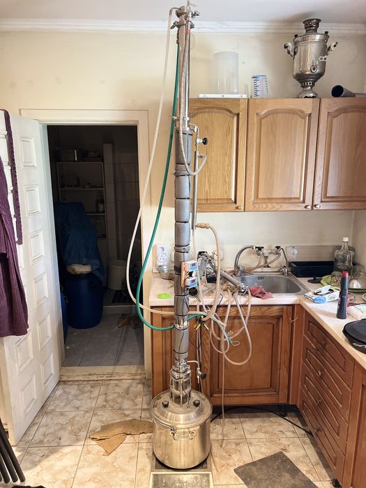 Дистилятор и бак на 45 литров