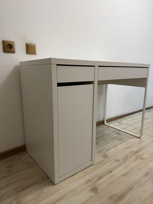 Стол IKEA в отличном состоянии