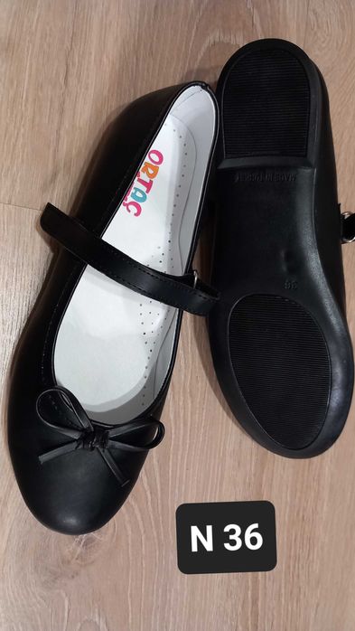 Маратонки, обувки, сандали