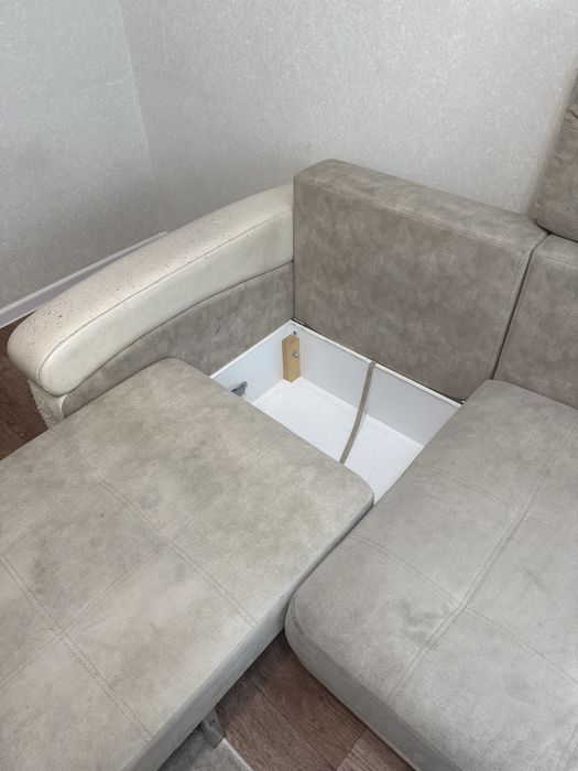 Продается Диван 3 метра , раскладной