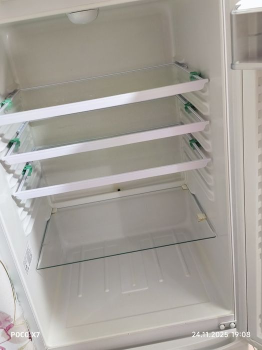 Прадаю холодильник Атлант