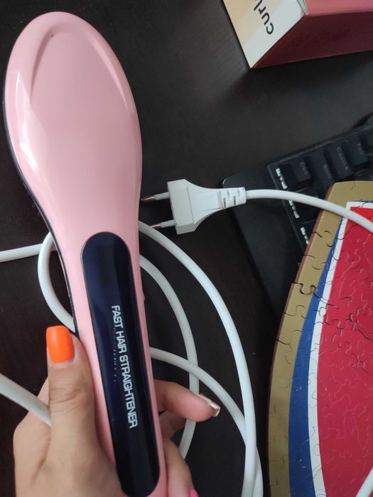 Четка за сушене и изправяне на коса.