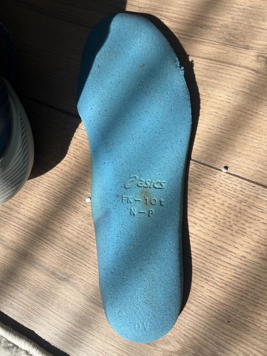 Продаю Asics MetaRise