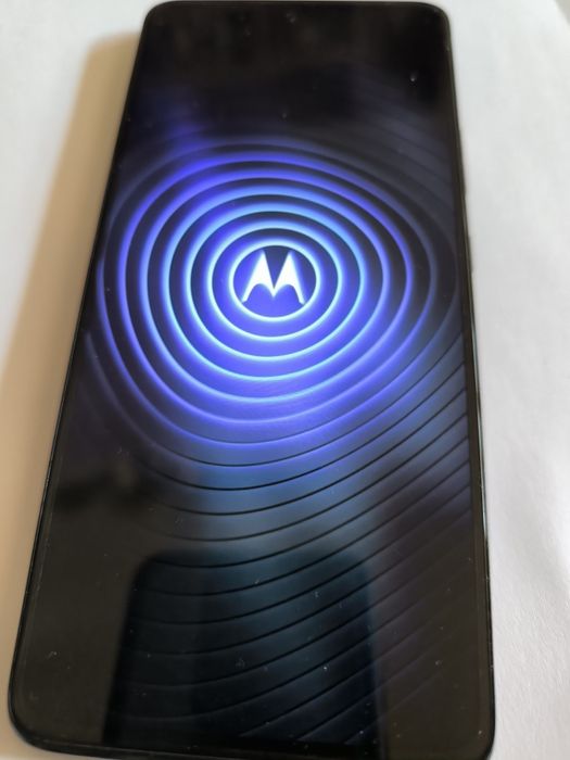 Motorola G72 (128GB/8GB RAM) – 108MP Камера, pOLED 120Hz – Като нов!