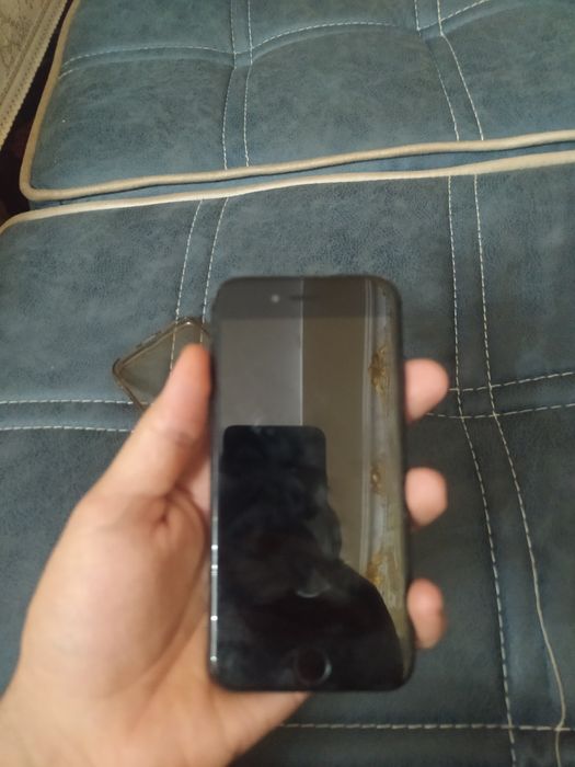 Iphone 7 xotira 32 gb holati ideal yomksti uselenniy qoʻyilgan chotki