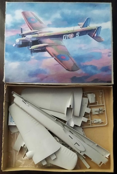 конструктор модель самолёта бомбардировщика Уитли 1/72 Англия!