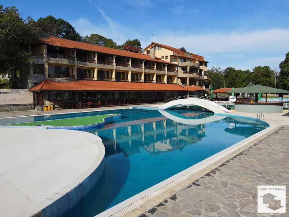 Продава се Хотел в Лясковец - 2441 кв.м за 734 €/кв.м - Снимка #1