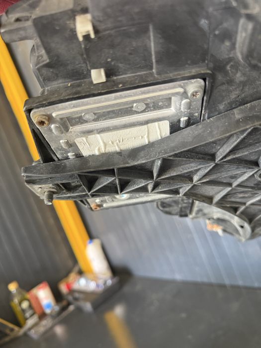 Фарове за Ауди А4 б6 ксенон валео обурудвани Audi A4 B6 xenon Valeo