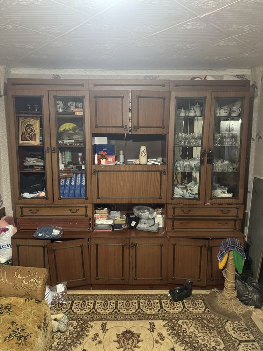 Отдам бесплатно стенку