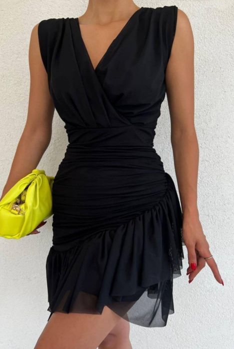 Черна дамска рокля