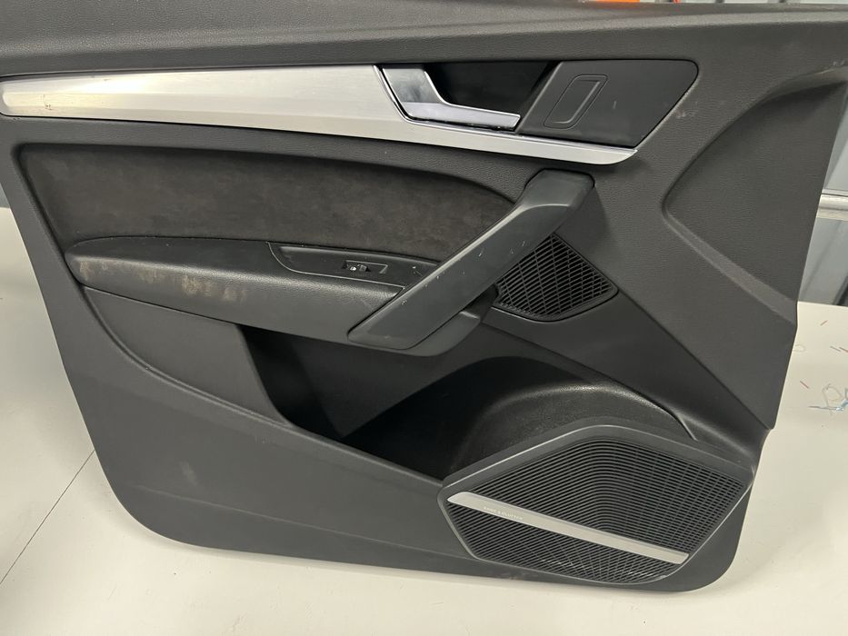 Audi Q5 FY кори врати