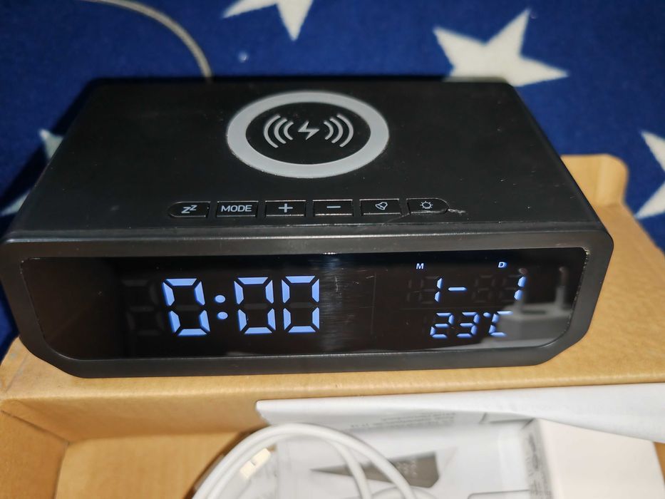 Ceas alarma termometru incarcator wireless krontaler GT-ACQI-22BK