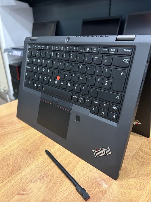 Като нов! Лаптоп Lenovo L13 Yoga i7/16GB RAM/512GB SSD, ТЪЧ, 3 м. гар!