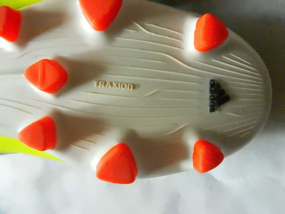 Crampoane fotbal Adidas F-50 Sprint Web, talpa Traxion. Marime 37 1/3.