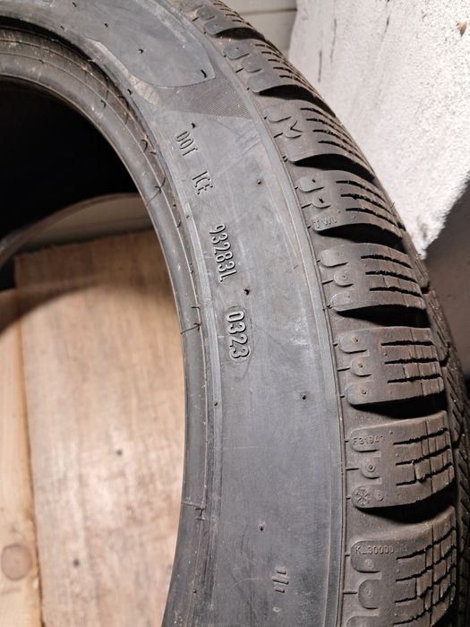 1xAnvelopa second iarna 245 40 R19 Pirelli Pzerowinter rft 2023