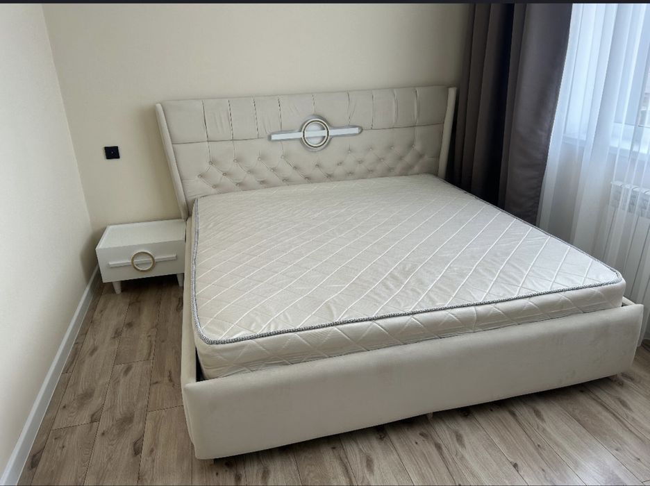 Продается спальный гарнитур