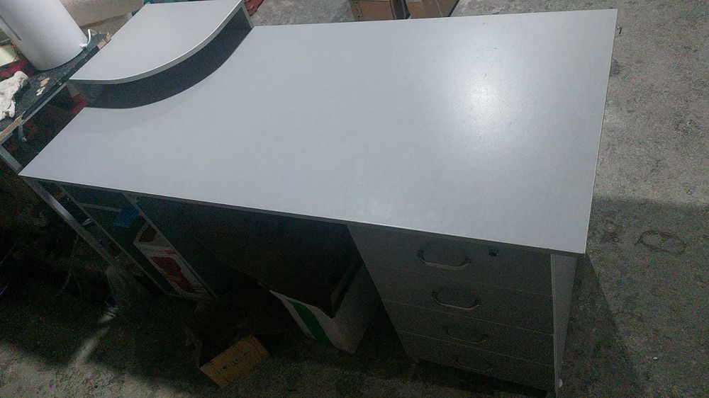 Стол компьютерный