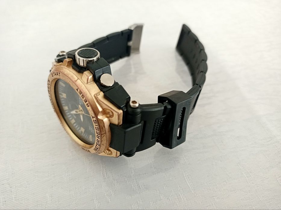 Наручные спортивные часы