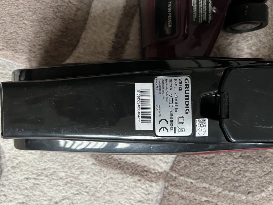 Безжична прахосмукачка  Grundig vch 9930