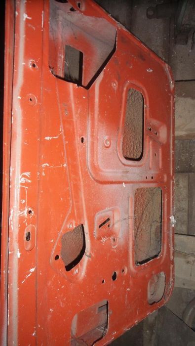 переднюю дверь на Москвич 412