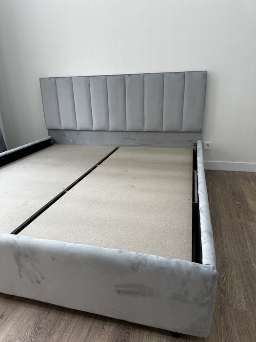 Кровать двухспальная