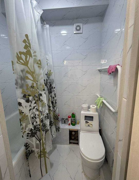 Юнусабад2, 1/4/4 Кирпичный дом мебел+тех