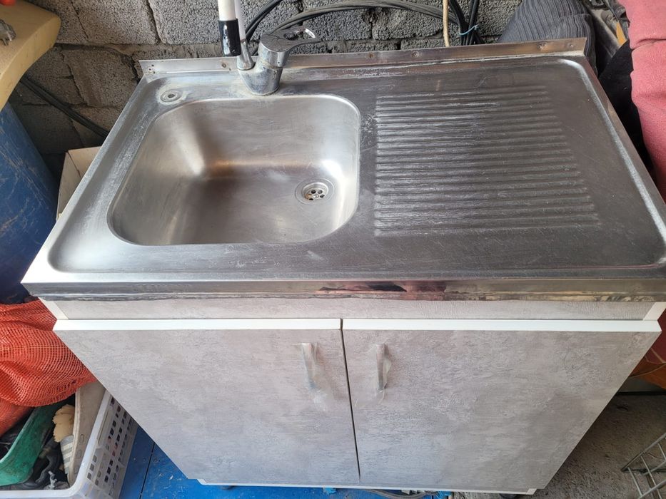 Раковина со шкафом