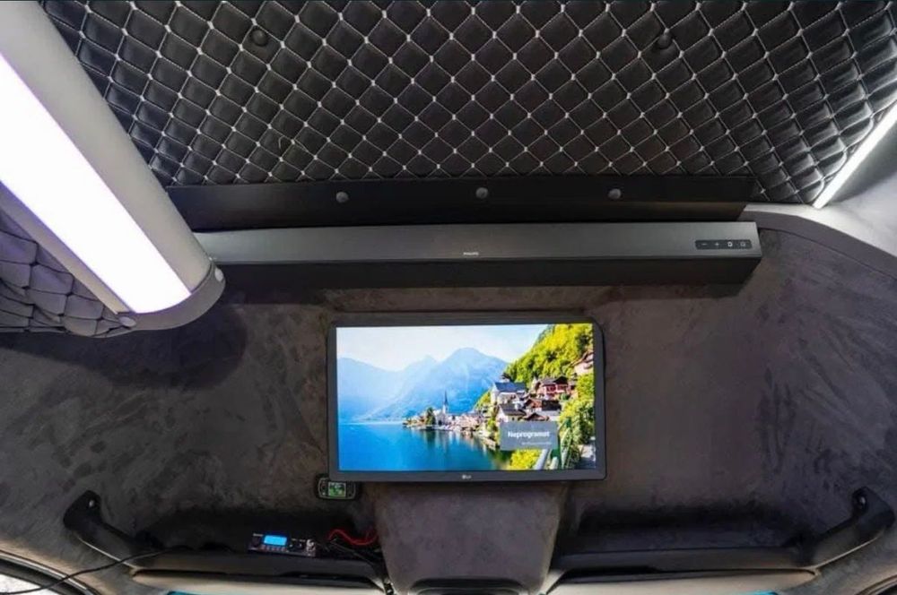 Mercedes sprinter 316 vip an 2022 8+1 M1