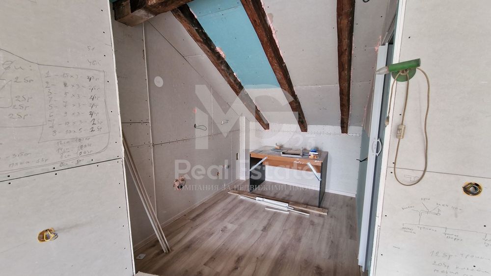 Продава се Етаж от къща в Пловдив, Център - 70 кв.м за 2700 €/кв.м - Снимка #7