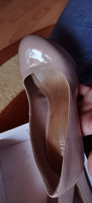 Pantofi eleganți nude - toc gros - mărimea 38 - trimit în tara