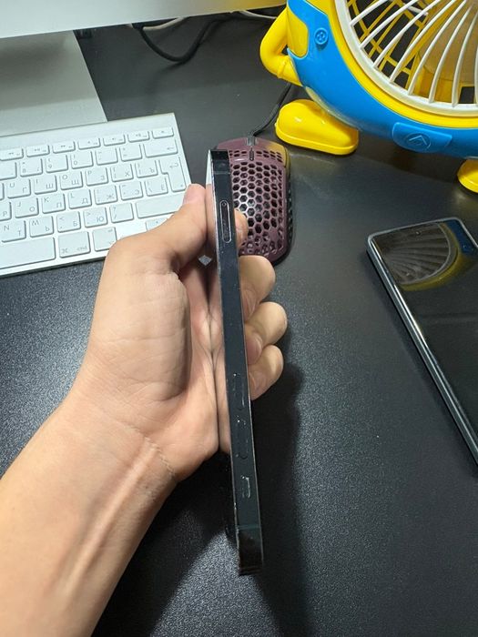 iPhone 12 pro заблокированный