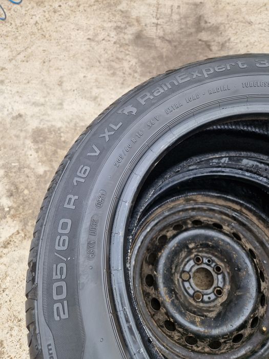 205 60 16 vara Uniroyal 2021