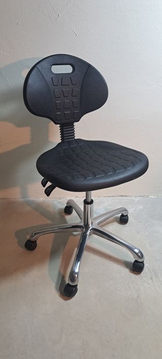 Высококачественные вращающиеся стулья из полиуретана-каучук.