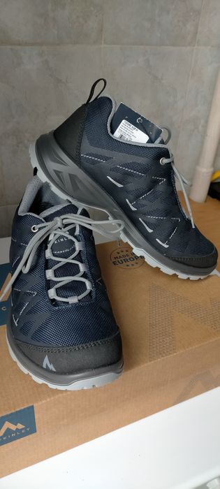 Продам  кроссовки.