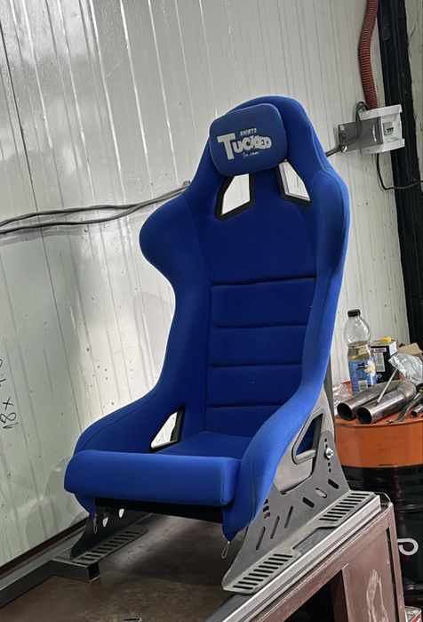 Продавам две спортни седалки bimarco